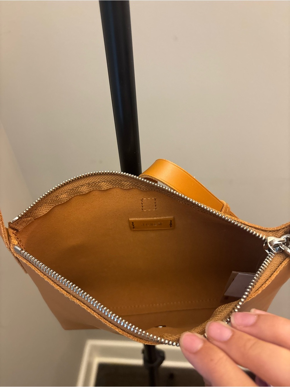 J. Crew Tan Leather Crossbody Bag - Classic Minimalist Design - Picture 4 of 4